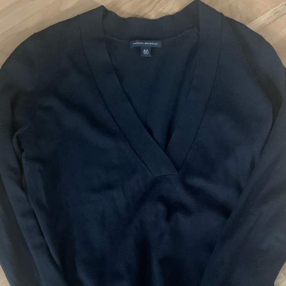 Classic Black V-Neck Sweater: Banana Republic - Picture 11 of 11